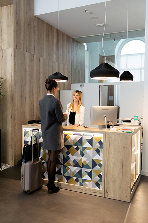 Hotel Receptionist Course